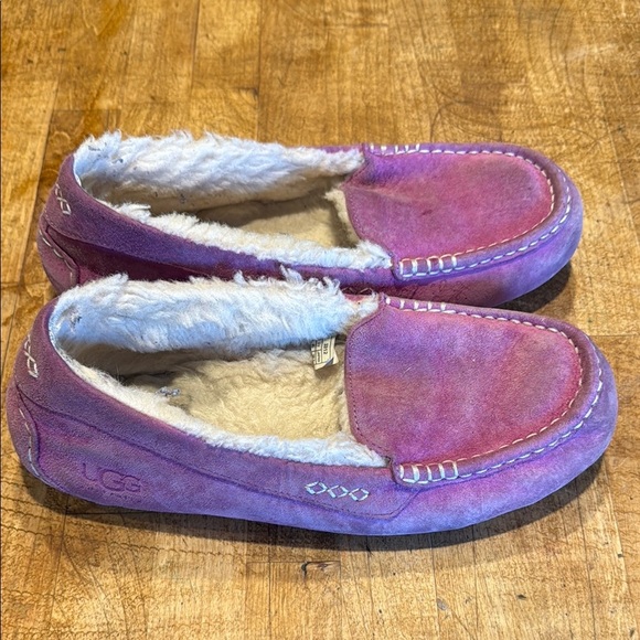 UGG Mauve Suede Moccasin Slippers - Picture 2 of 4